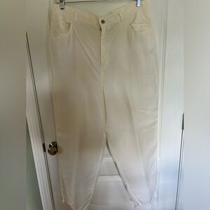 White lightweight pants 18W